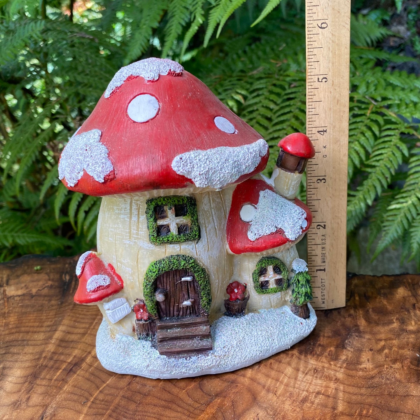 Winter Fairyland Mushroom House