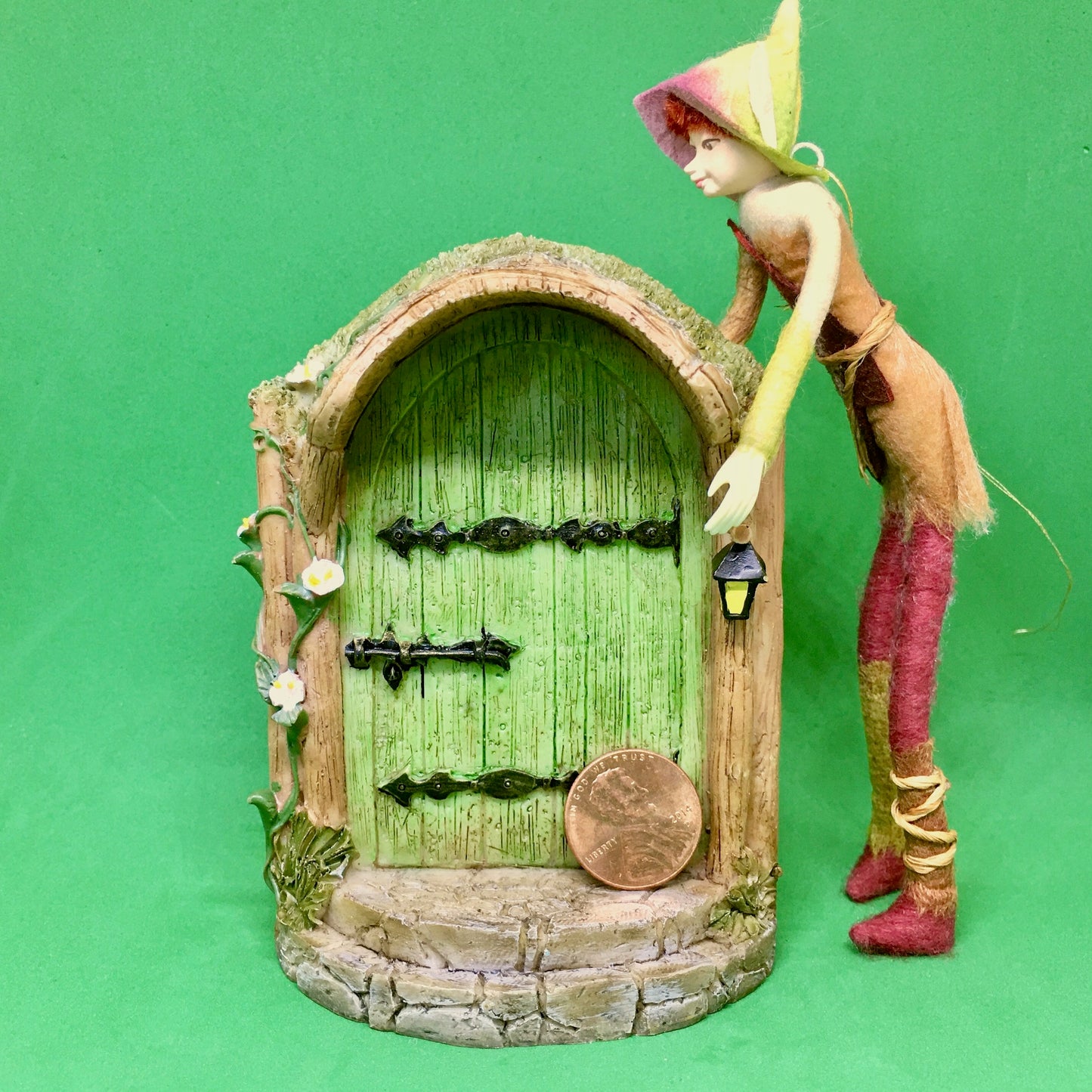 Fairy Door - Mini Green Door with Lantern