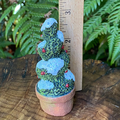 Winter Fairyland Pinecone Cottage