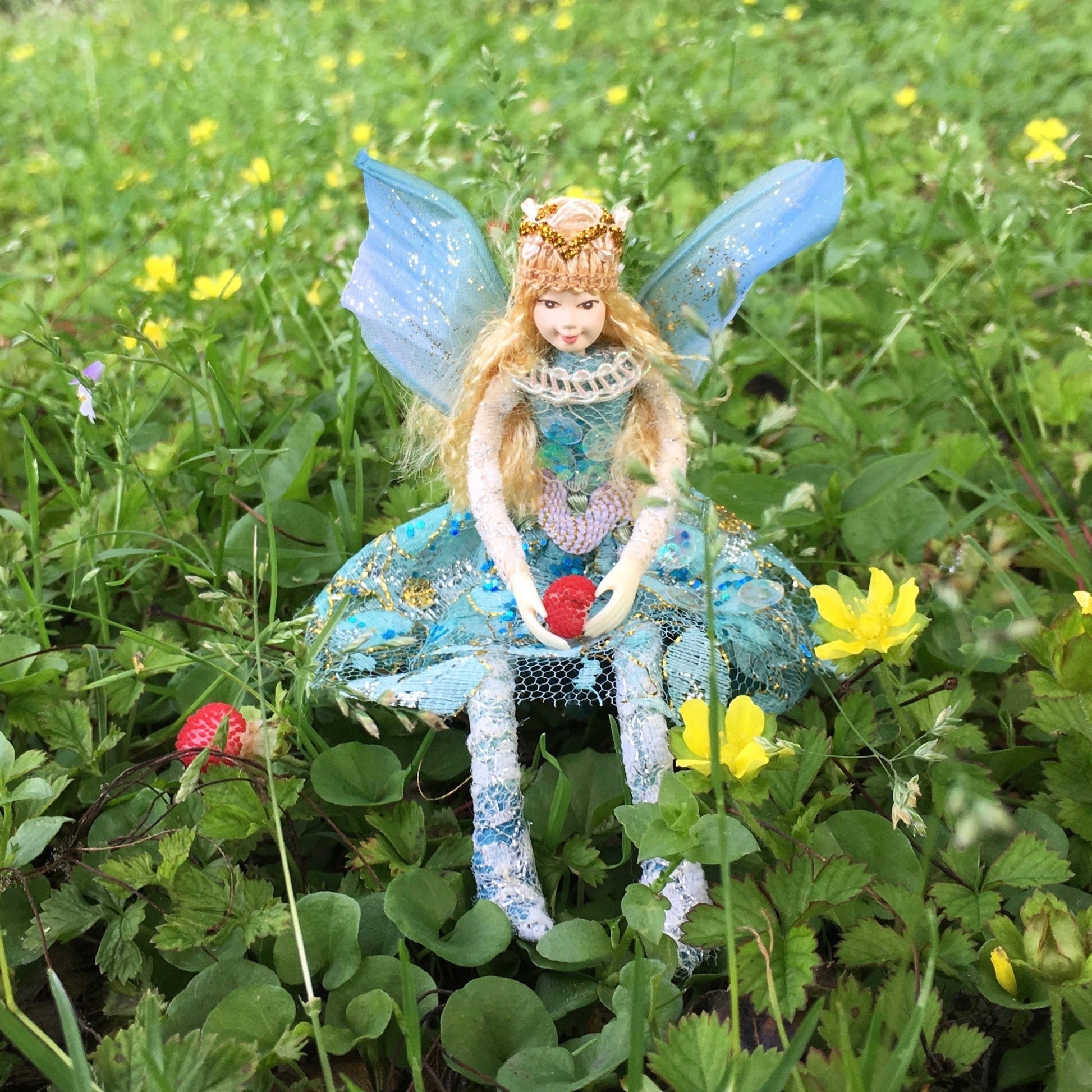 Fae Folk World Winged Jewel Fairy Doll Flutter
